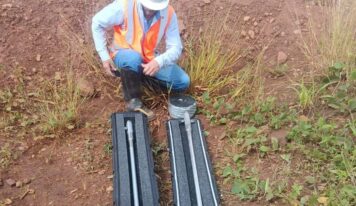 Durham Geo Slope Indicator desenvolveu equipamento para determinar torções em instalação de tubos de inclinômetro