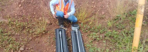 Durham Geo Slope Indicator desenvolveu equipamento para determinar torções em instalação de tubos de inclinômetro